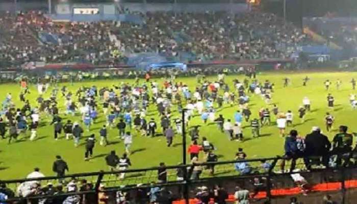 Indonesia: ફૂટબોલ મેચની હાર પચાવી ન શકતા મેદાન પર મોતનું તાંડવ, મોટા પાયે થયેલી હિંસામાં 174 લોકોના મોત
