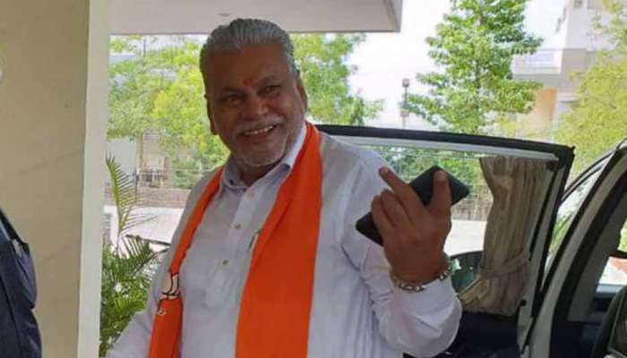 અડધી રાતે વડોદરામાં મોટી હલચલ, રૂપાલાએ કરી ગુપ્ત બેઠક, દબંગ નેતાને મીટિંગથી દૂર રખાયા