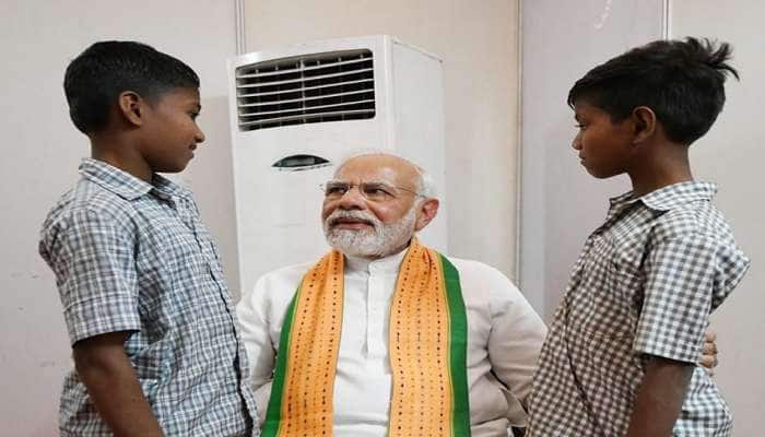 PM મોદીએ નેત્રંગમાં બે આદિવાસી બાળકો સાથે કરી મુલાકાત, જાણો કોણ છે જય અને અવિ