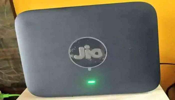 ધમાલ મચાવી રહ્યો છે Jio Fiber નો આ પ્લાન, બેનિફિટ્સ વાંચીને આજે જ કરાવી લેશો બુક