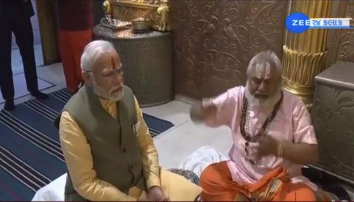 Gujarat Election 2022: PM બન્યા બાદ મોદી પહેલીવાર નગરદેવી મા ભદ્રકાળી મંદિરે પુજા-અર્ચના કરી, જાણો કેમ અપાઈ તલવાર? 