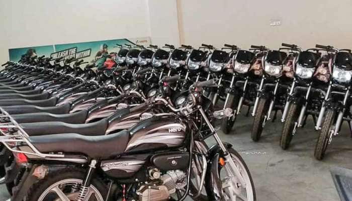 Bike Sales: આ બાઇક કંપનીનો ચારેયબાજુ છવાયો છે જાદૂ, 4 લાખ યૂનિટ વેચી બની ગઇ નંબર 1