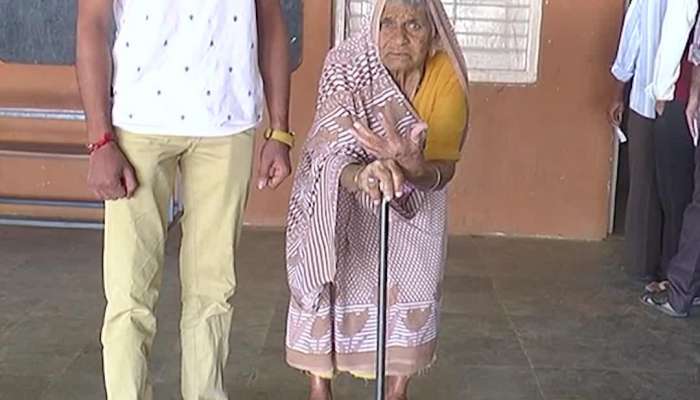 Gujarat Election 2022:  102 વર્ષના રેવાબાનો જુસ્સો, કહ્યું મેં મતદાન કર્યું તમે તમારા પરિવારની સુખાકારી માટે મતદાન કરો