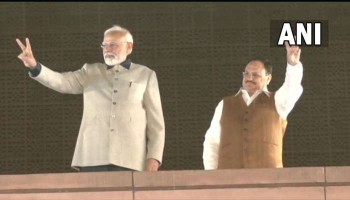 દિલ્હીમાં ગુજરાતની જીતનો જશ્ન, PM મોદીએ કહ્યું-જનતા જનાર્દન સામે નતમસ્તક છું