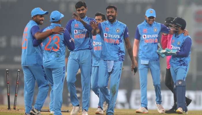 IND vs NZ: 100 રન કરવામાં ટીમ ઈન્ડિયાને પડી ગયા ફાંફા, છેલ્લી ઓવરમાં માંડ-માંડ મળી જીત