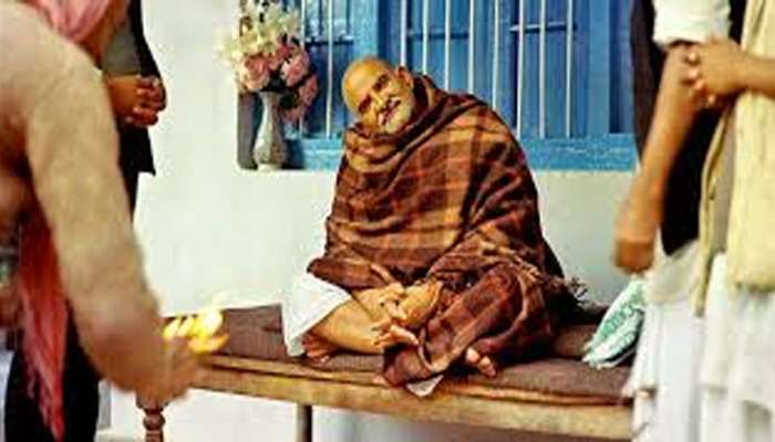Neem Karoli Baba: મહેનત કર્યા પછી પણ હાલત છે કંગાળ ? તો બાબા નીમ કરોલીના કહેલા ઉપાયથી બનો ધનવાન  