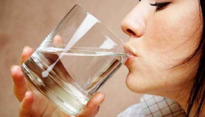 Warm Water: વારંવાર ગરમ પાણી પીતા હોવ તો સાવધાન...જાણો શું થાય છે તેની અસર