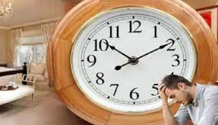 Vastu tips for clock: ક્યાંક તમે પણ ઘરે આ દિશામાં તો નથી રાખીને ઘડિયાળ? આજે ચેક કરો