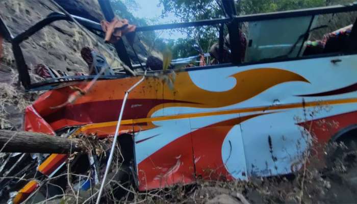 Maharashtra Bus Accident: 200 ફૂટ ઊંડી ખીણમાં ખાબકી ખાનગી બસ, 12 મુસાફરોના મોત