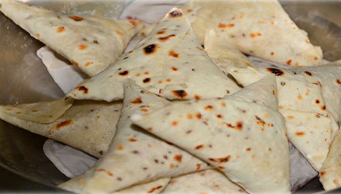 Leftover Roti Use: વધેલી રોટલીનો ઉપયોગ કરી આ રીતે બનાવો ટેસ્ટી સમોસા