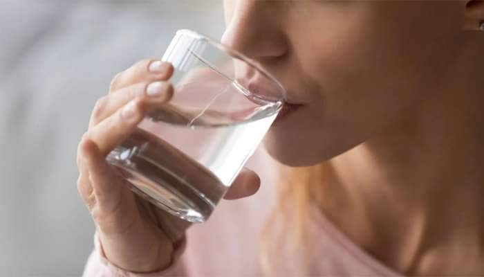 Health Tips: ચા નહીં સવારે સૌથી પહેલા પાણી પીવાનું રાખો , એક ફેરફારથી થશે અનેક ફાયદા