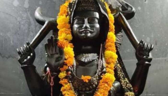 SHANI JAYANTI: શનિની સાડા સાતીમાંથી આ રીતે મળશે રાહત, કરો આ સરળ ઉપાય