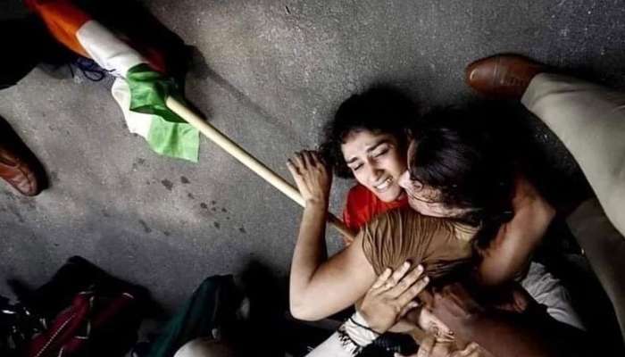 Wrestlers Protest: સંસદ સુધી પહોંચવા માટે અડી ગયેલા કુશ્તીબાજોએ બેરિકેડિંગ તોડી ધક્કામુક્કી કરી, પોલીસે કરી કાર્યવાહી