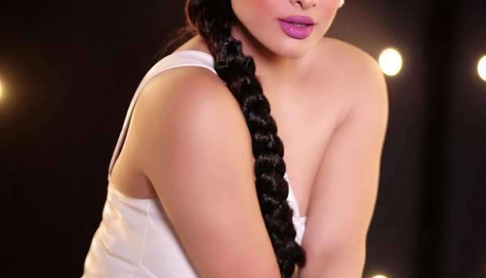 NEHA MALIK: નેહા મલિકના દેશી લૂકે મચાવી તબાહી, સોશિયલ મીડિયા પર થઈ ટ્રેન્ડ