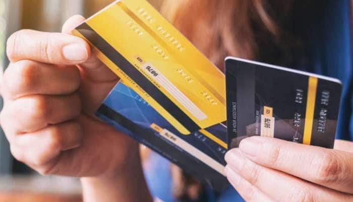 Debit Card વાપરતી વખતે આ ભૂલો ક્યારેય ન કરશો, બાકી fraud નો બની શકો છો શિકાર 