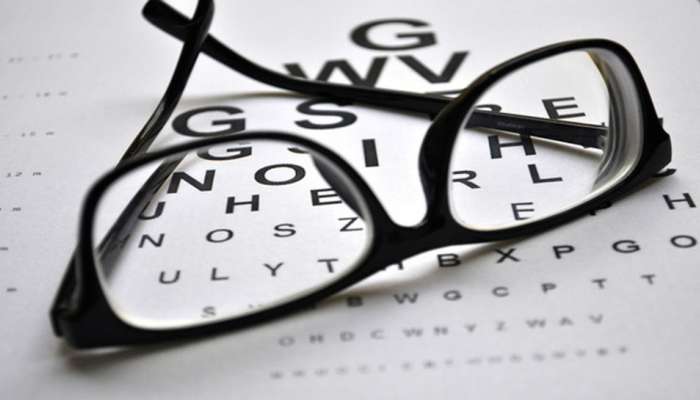 Eye Care: આ ડ્રિંક પીવાની કરશો શરુઆત તો થોડા જ અઠવાડિયામાં ઉતરી જશે ચશ્માના નંબર