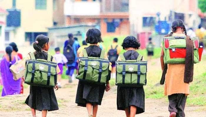 Cyclone Biparjoy ના કારણે ગુજરાતનાં અનેક જિલ્લાઓમાં શાળાઓ બંધ, તંત્ર હાઈઍલર્ટ 