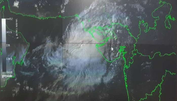 Biparjoy Cyclone: કયામતનો સમય તો હજુ બાકી? વાવાઝોડાની આંખ મધરાતે ટકરાશે, જાણો કેમ ગણાય છે ખતરનાક