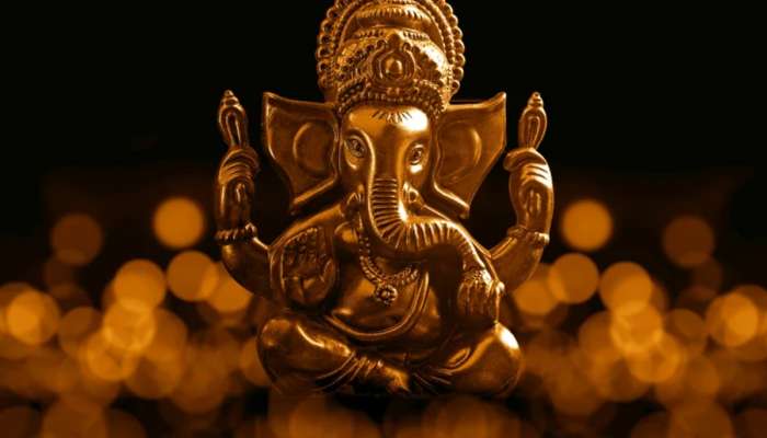Vastu Tips: ઘરના મુખ્ય દરવાજા પર લગાવો આ ભગવાનની મૂર્તિ, સુ:ખ-સમૃદ્ધિનું થશે આગમન
