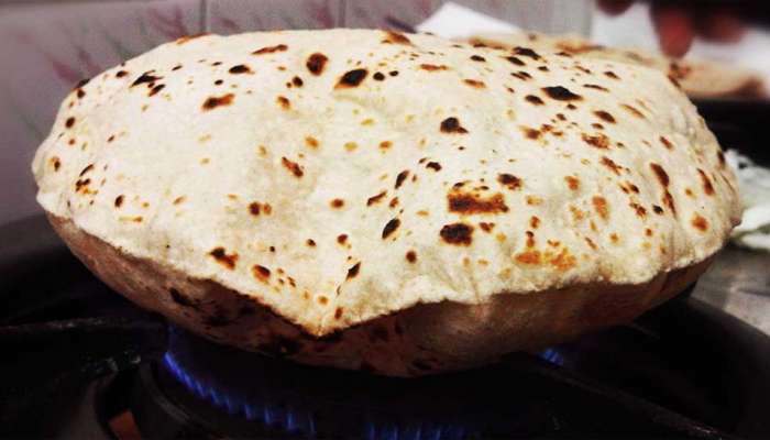 Roti Totka: રોટલીના આ ટોટકા ખોલી દેશે ભાગ્યના બંધ દરવાજા, અજમાવો અસરદાર અને સરળ ઉપાય