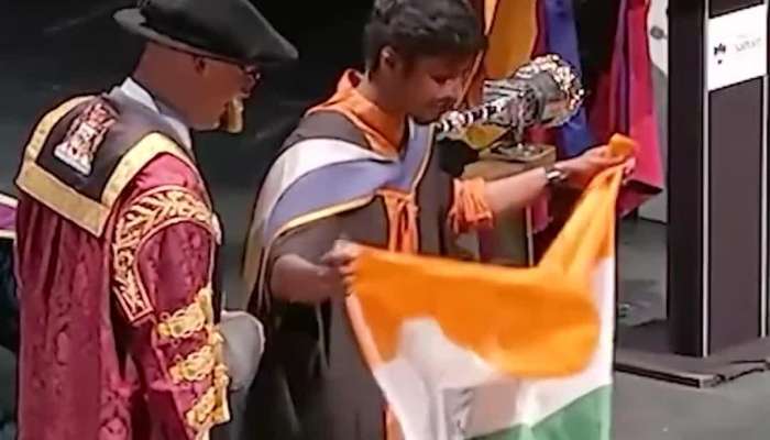 વિદેશની ધરતી પર ભારતીય વિદ્યાર્થીએ કૉન્વોકેશન સેરેમનીમાં લહેરાવ્યો ભારતનો રાષ્ટ્રધ્વજ