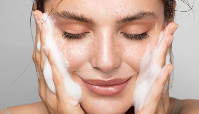 Skin Care: શું તમે પણ ફેસ વોશ કરતી વખતે કરો છો આવી ભૂલ? જાણો