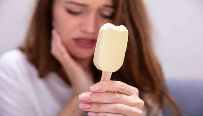 ઠંડુ ખાવાથી દાંતમાં થતી ઝણઝણાટીને મટાડવા રસોડાની આ 4 વસ્તુઓનો કરો ઉપયોગ