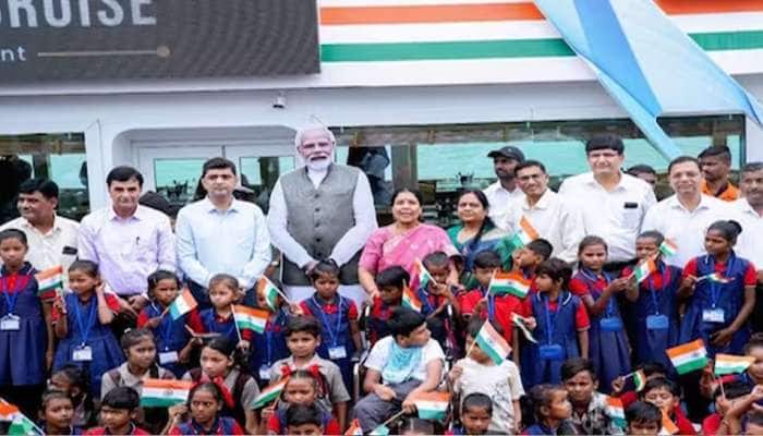 બાળકોએ અનોખી રીતે ક્રૂઝ પર ઉજવ્યો PM મોદીનો જન્મદિવસ, જુઓ અદભુત તસવીરો