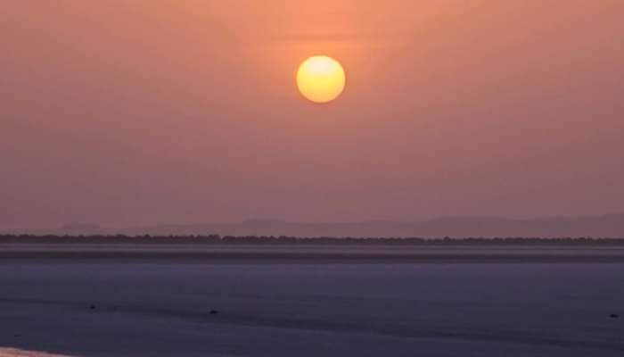 ગુજરાતના સફેદ રણની ગુલાબી કહાણી,જે તમને સૂર્યાસ્ત-સૂર્યોદય સમયે આશ્ચર્યમાં મૂકી દેશે