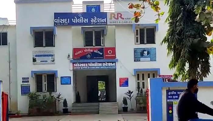 15 લાખની નકલી ચલણી નોટના ખેલમાં કાયદાના રખેવાળનો મોટો હાથ! હેડ કોન્સ્ટેબલ સહિત 5 ઠગબાજોને દબોચ્યા