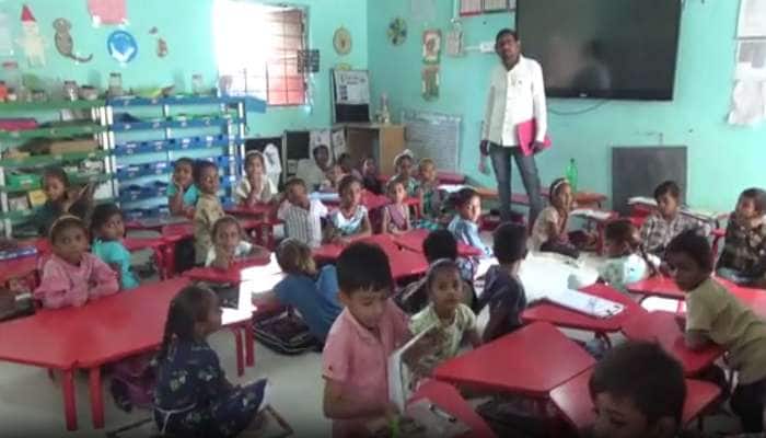 ગુજરાતના 'રણછોડદાસ ચાંચડ'! આ શિક્ષકે શાળાના વિદ્યાર્થીઓને અપાવ્યા 200 જેટલા મેડલ