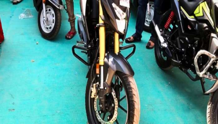 બધુ છોડી આ બાઈક પર તૂટી પડ્યા લોકો! વેચાણમાં 458% નો બંપર ઉછાળો, વિગતો જાણો