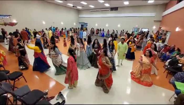 કેનેડામાં ગરબાની રમઝટ બોલાઈ : આલ્બર્ટા શહેરના ગુજરાતીઓ ગરબે ઘૂમ્યા 