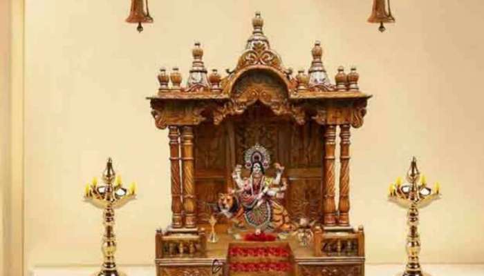 Vastu Tips: શું મંદિરમાં સોનું રાખવું છે શુભ કે અશુભ? દિવાળી પૂજા પહેલાં જરૂર જાણો