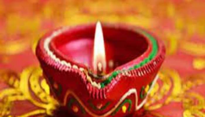 આજે નાની દિવાળી પર ધનવાન બનવાનો માર્ગ ખોલશે આ સરળ 5 ઉપાય, ઘરે બિરાજશે માં