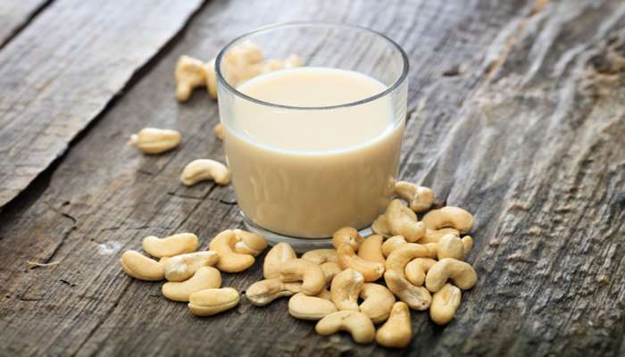 Cashews Benefits: દૂધમાં પલાળી કાજૂનું કરો સેવન, હાડકાં થશે લોખંડ જેવા મજબૂત