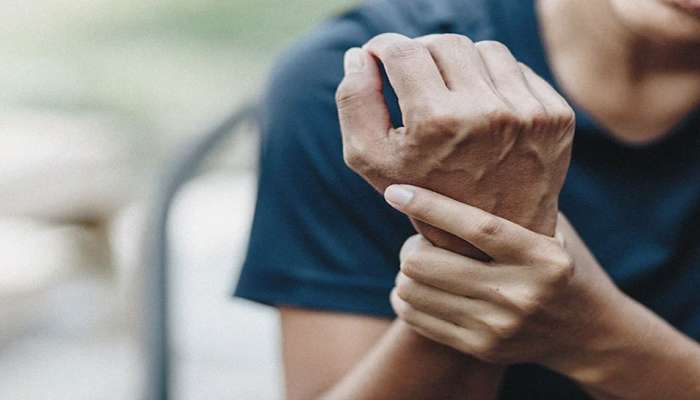 Joint Pain: ઠંડીમાં વધી જાય છે સાંધાનો દુખાવો ? આ કામ કરવાથી દુખાવાથી મળશે રાહત