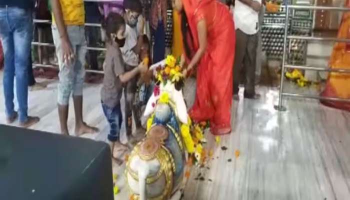 ગુજરાતમાં એક નહીં ભગવાન સોમનાથના 2 છે ભવ્ય મંદિર, એક સોને મઢેલું તો બીજું કાચના ટુકડાઓથી