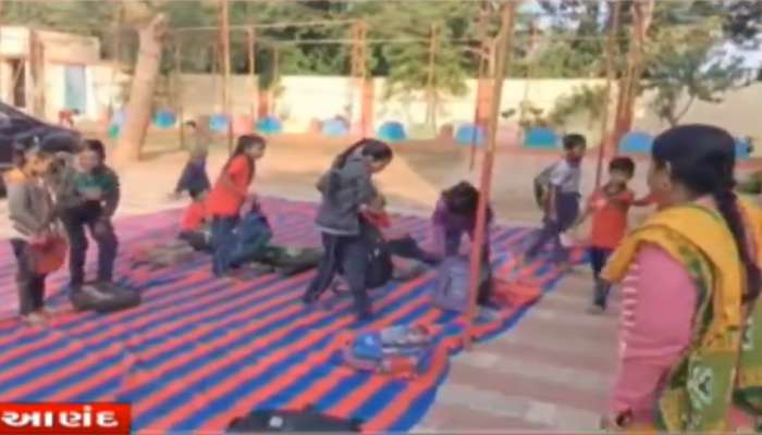 ઠંડીમાં કેવી રીતે ભણશે ગુજરાત? ગુજરાતની આ શાળામાં છેલ્લાં 3 વર્ષથી બાળકો ખુલ્લામાં ભણવા મજબૂર 