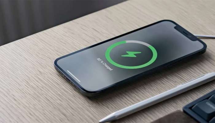 iPhone Battery Tricks: આ સેટિંગ કરી લેશો તો આઈફોન ચાર્જ કર્યા વિના ચાલશે આખો દિવસ