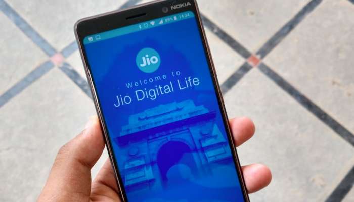 Jio એ વધારી Airtel-VI ની ચિંતા! 148 રૂપિયામાં મહિનાભર મળશે 12 OTT Subscription