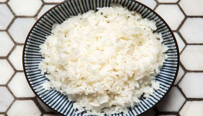 Leftover Rice: કુક કર્યાના 3 કલાક પછી ભાત થઈ જાય છે વાસી, ખાવાથી થઈ શકે છે આ બીમારીઓ