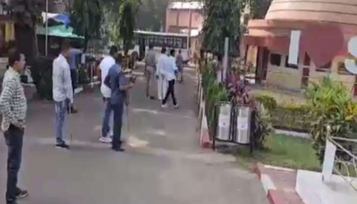 ગુજરાતના બે મહત્વના સ્થળોને મળી બોમ્બથી ઉડાવી દેવાની ધમકી, પોલીસ દોડતી થઈ