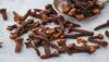 Clove Benefits: શરીરને નિરોગી રાખે છે લવિંગ, રોજ ચાવીને ખાવાથી થશે આ ફાયદા