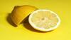 Lemon Benefits: સ્વાદમાં ખાટું લીંબુ શરીરને અનેક સમસ્યાથી આપે છે રાહત, જાણો તેના ફાયદાઓ વિશે