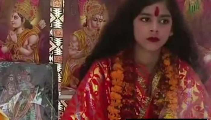 UP, શાહજહાંપુરઃ યુવતીને સપનામાં દેખાઇ શ્રી કૃષ્ણની મૂર્તિ, ખોદકામ કર્યું તો ખેતરમાંથી મળી