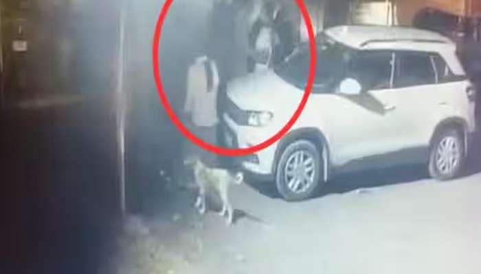 અ'વાદના બે કપલે કર્યો મોટો કાંડ; પોલીસકર્મીની વરદી ફાડી લોખંડના પાઇપ વડે કર્યો હુમલો