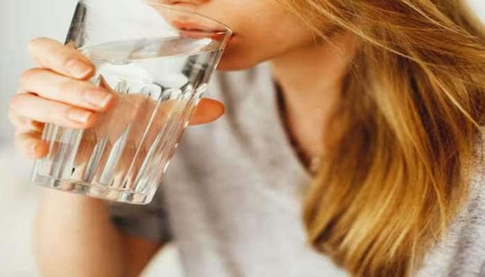 Water Benefits: વાસી મોઢે 1 ગ્લાસ પાણી પીવાથી મટી જાય છે શરીરના આ રોગ