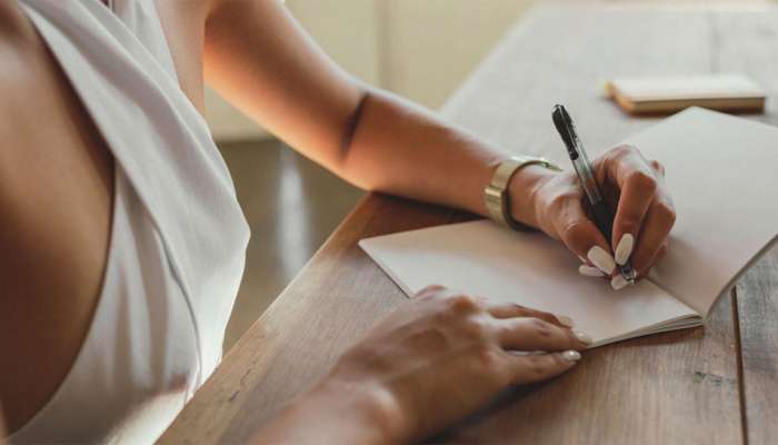 Negativity: મનમાંથી નકારાત્મક વિચાર દુર કરવા અને ખુશ રહેવા કરો આ સરળ કામ