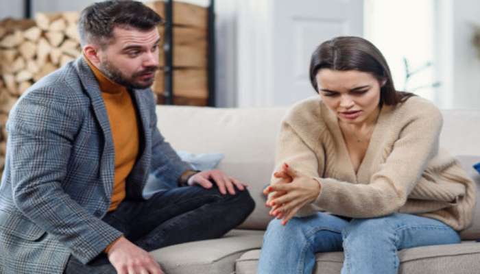 Relationship Tips: લગ્નજીવન ખુશહાલ રાખવું હોય તો પોતાના માતા-પિતા સાથે પતિની આ વાતો શેર ન કરવી